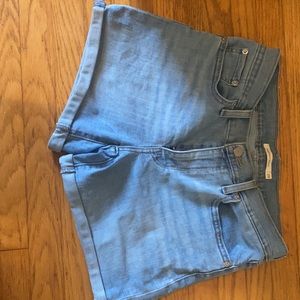 Levi’s mid length shorts. Barely worn. Comfortable
